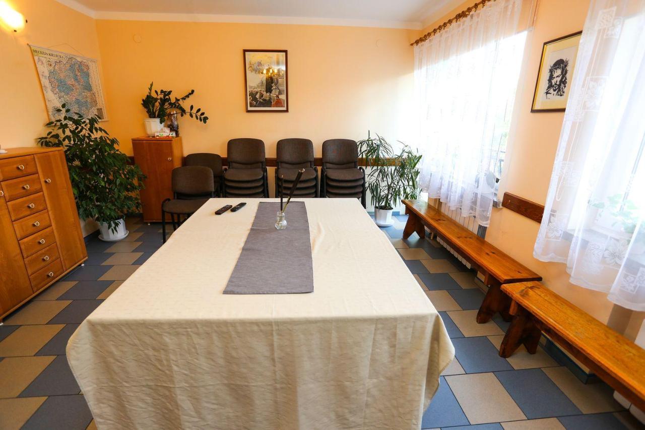 Wieczernik Dom Rekolekcyjny Ksiezy Pallotynow Swieta Katarzyna  Luaran gambar