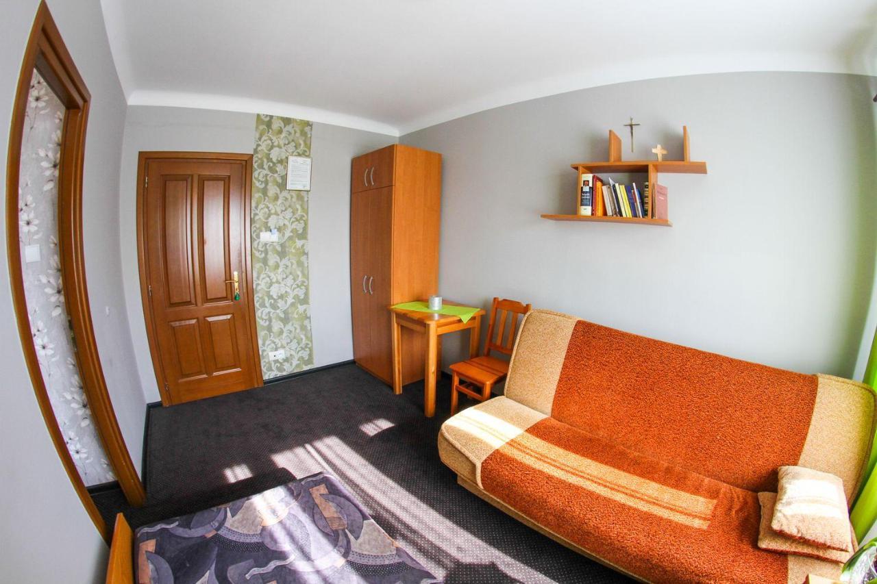 Wieczernik Dom Rekolekcyjny Ksiezy Pallotynow Swieta Katarzyna  Luaran gambar